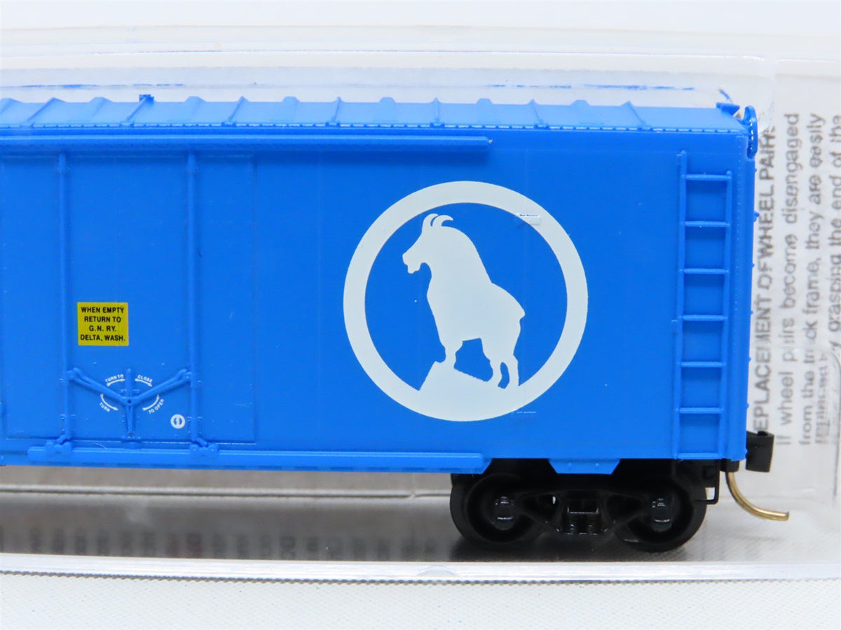 N Micro-Trains MTL #74030 GN Great Northern &quot;Big Sky Blue&quot; 40&#39; Box Car #6646