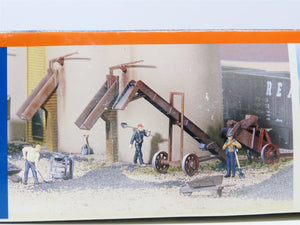 HO Scale Walthers Cornerstone Deluxe Kit #933-3706 Goldenflame Fuel Co.