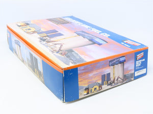 HO Scale Walthers Cornerstone Deluxe Kit #933-3706 Goldenflame Fuel Co.