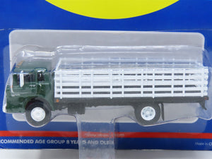 HO Scale Athearn #02724 Ford C-Series Truck w/ Stake Body - Green