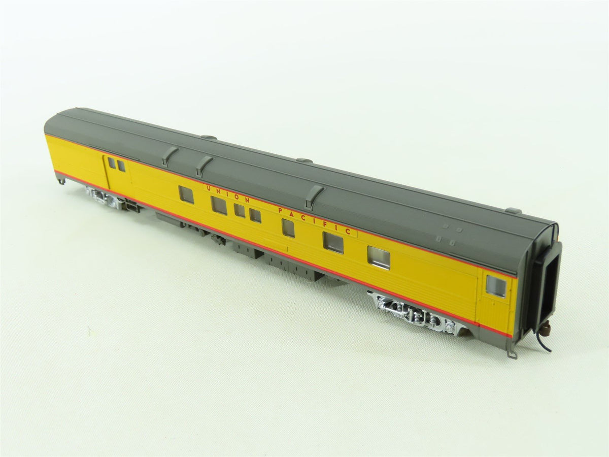 HO Scale Walthers 932-6474 UP Union Pacific 85&#39; Budd Baggage Dormitory Passenger