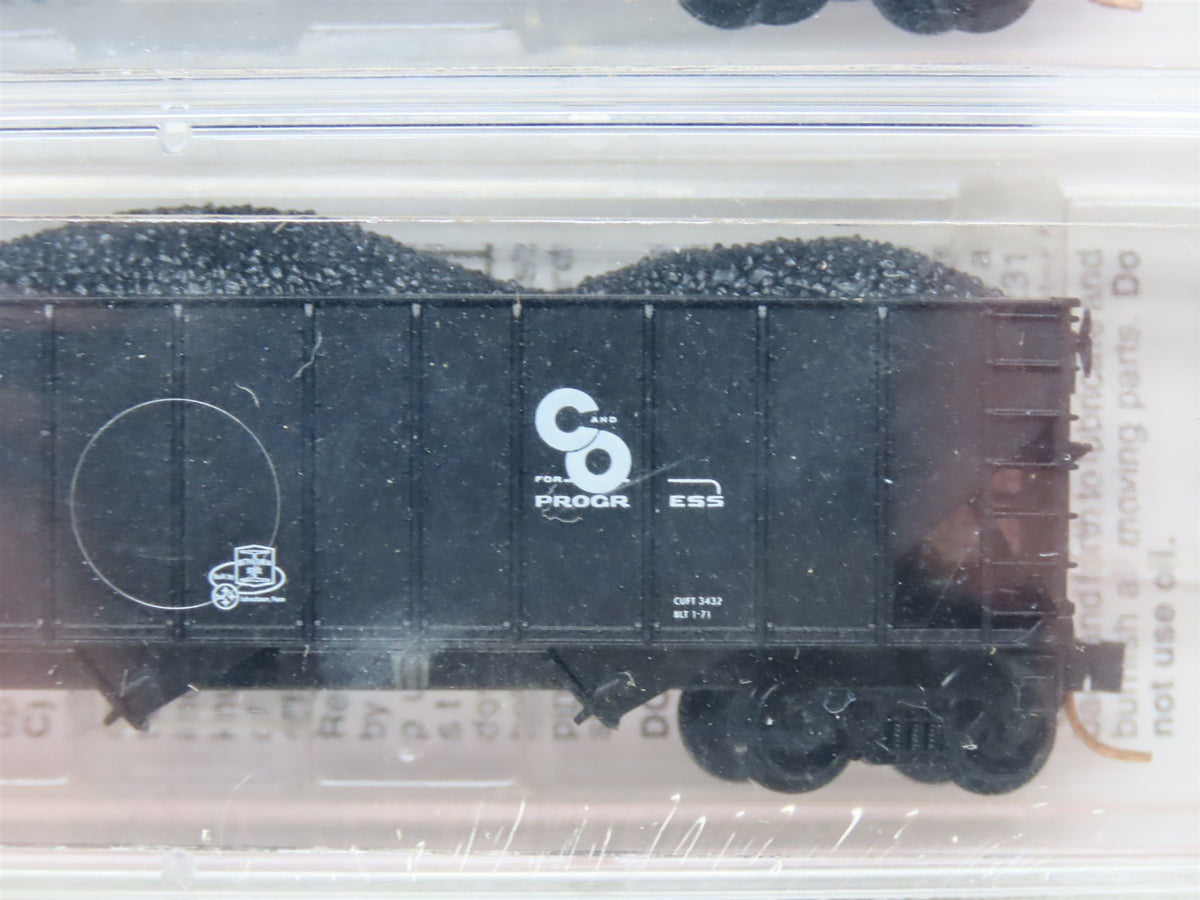 N Scale Micro-Trains MTL #108022 C&amp;O Progress 3-Bay Hopper w/ Load 2-Pack