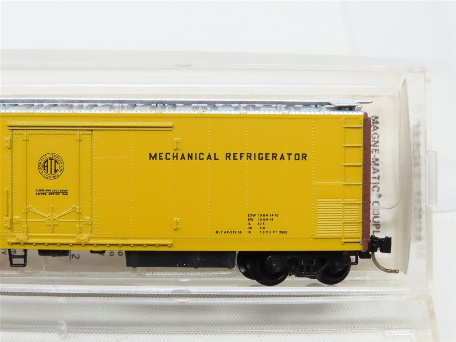 N Scale Micro-Trains MTL 69020 FGEX Fruit Growers 51' Mech Reefer Car #10204