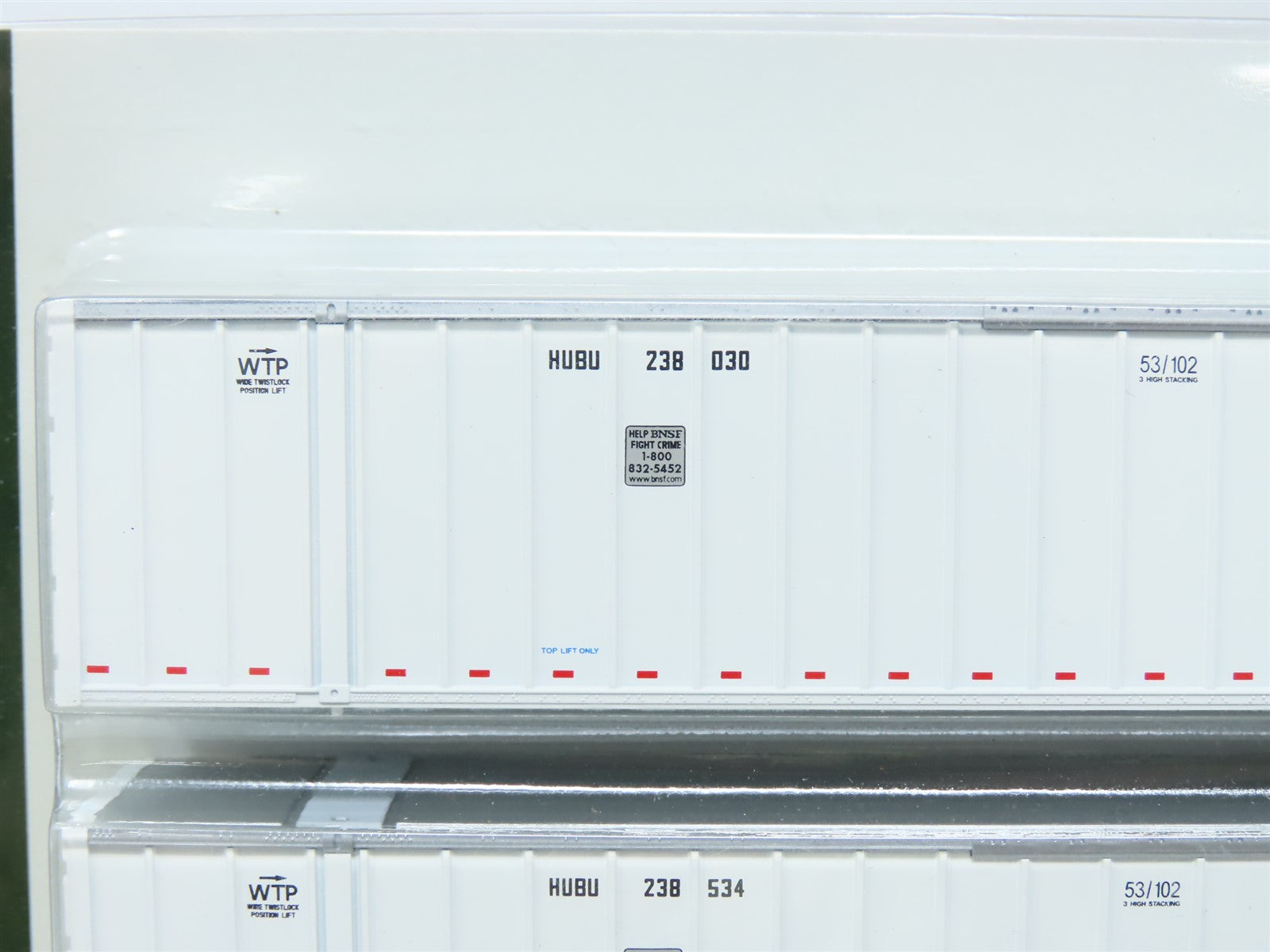 HO Scale Kato #30-9021 HUBU BNSF Railway 53' Intermodal Containers (2-Pack)