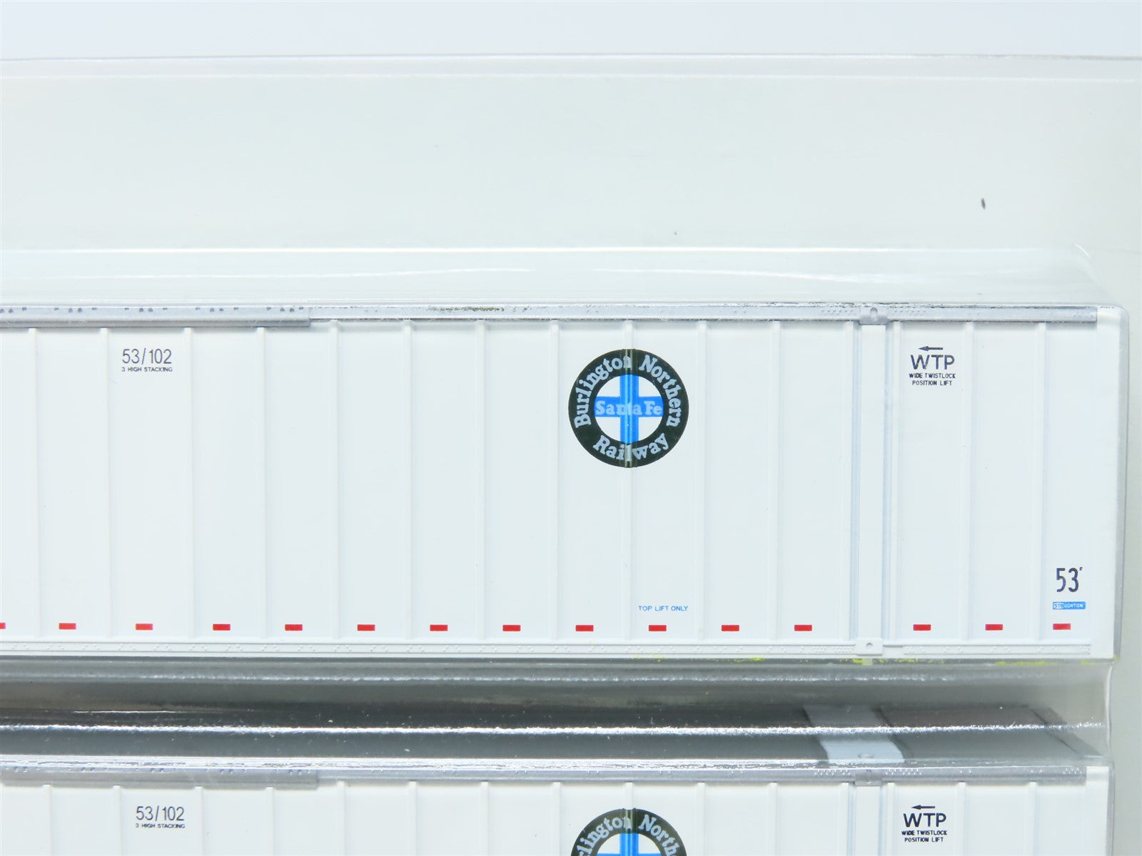 HO Scale Kato #30-9021 HUBU BNSF Railway 53' Intermodal Containers (2-Pack)