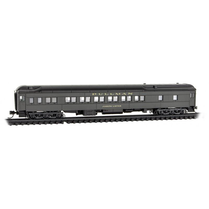 N Micro-Trains MTL 98302231 CNW Chicago &amp; North Western Hospital Car Set 2-Pack