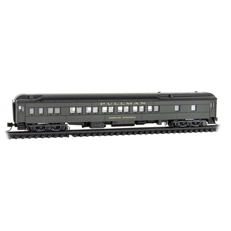 N Micro-Trains MTL 98302231 CNW Chicago &amp; North Western Hospital Car Set 2-Pack
