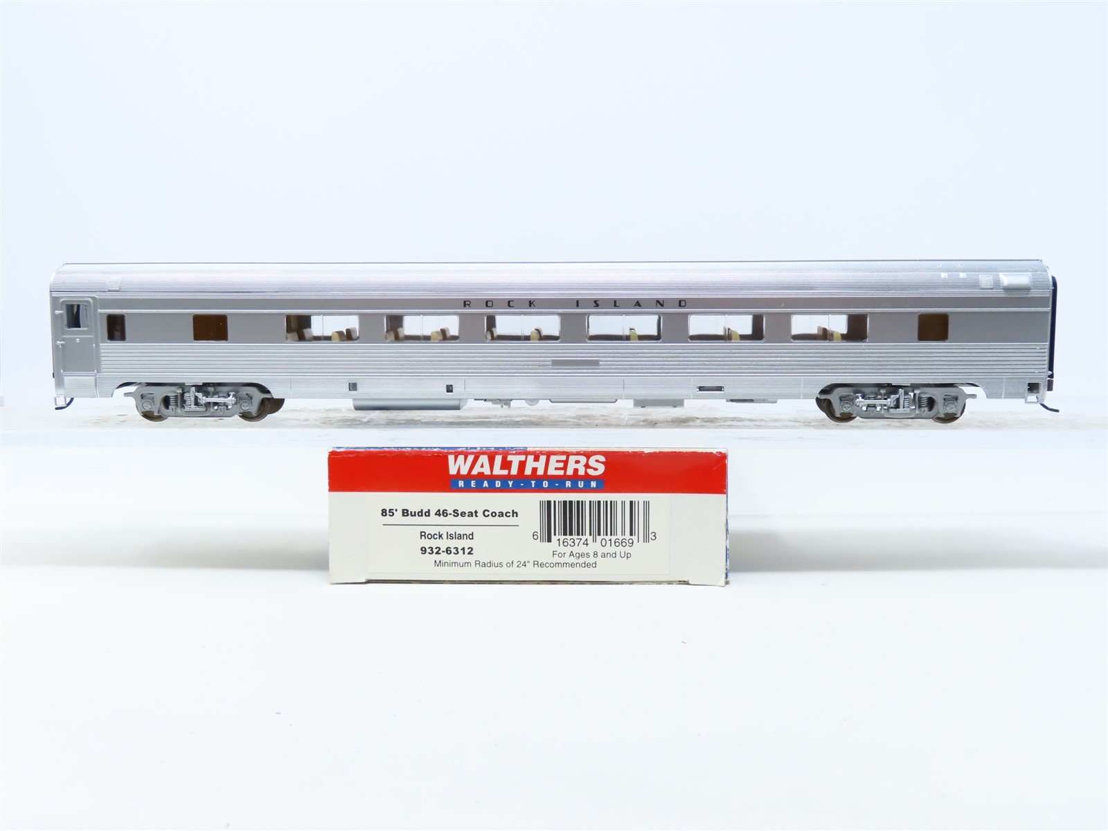 HO Scale Walthers 932-6312 RI Rock Island 85' Budd 46-Seat Coach Passenger