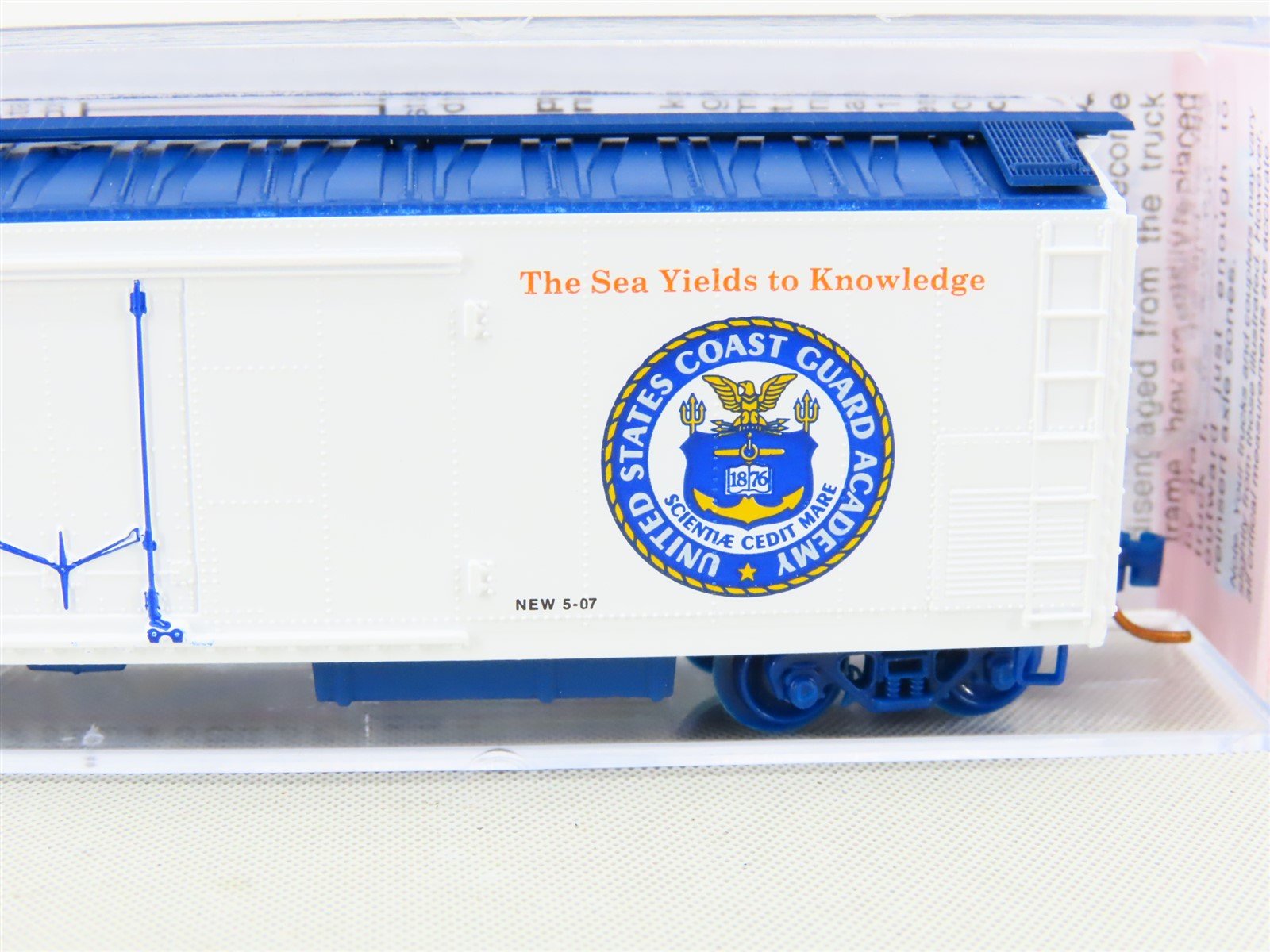 N Scale Micro-Trains MTL NSC 07-01 CGAX US Coast Guard 50' Boxcar #1876