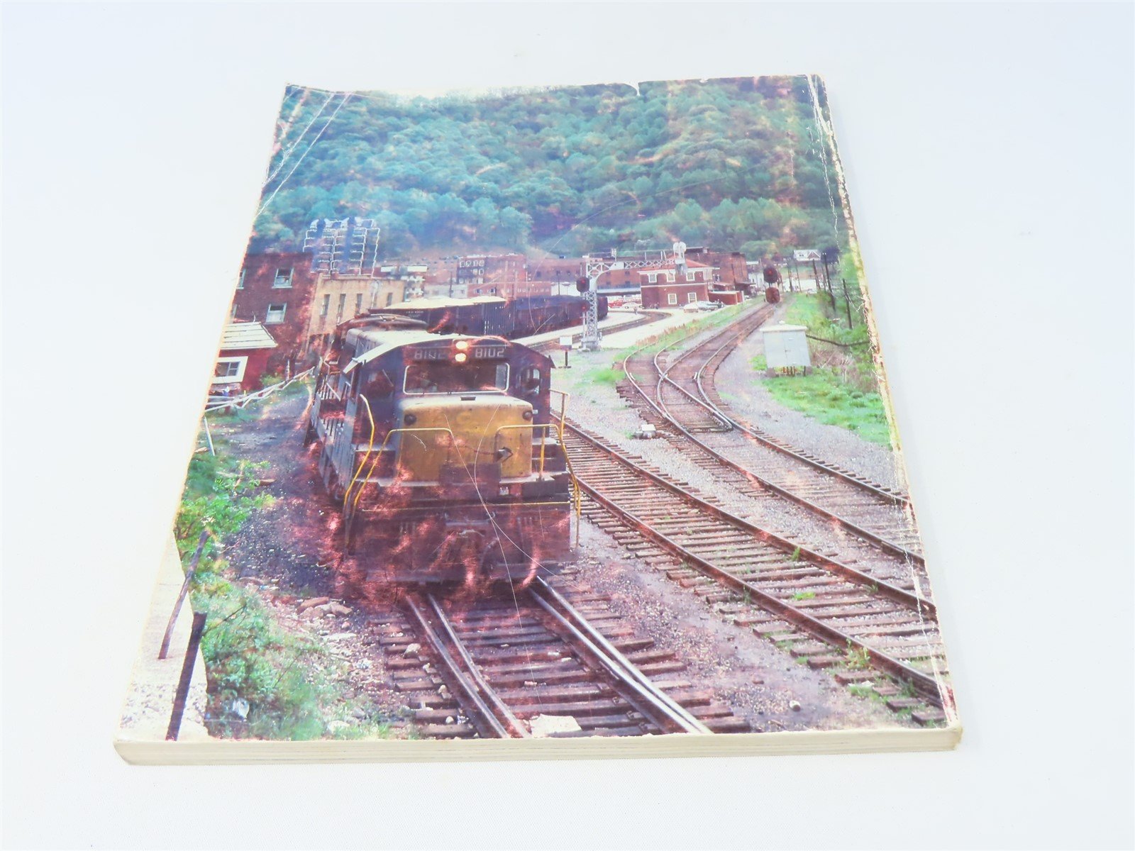 Chesapeake & Ohio Diesel Review by Carl W. Shaver ©1982 SC Book