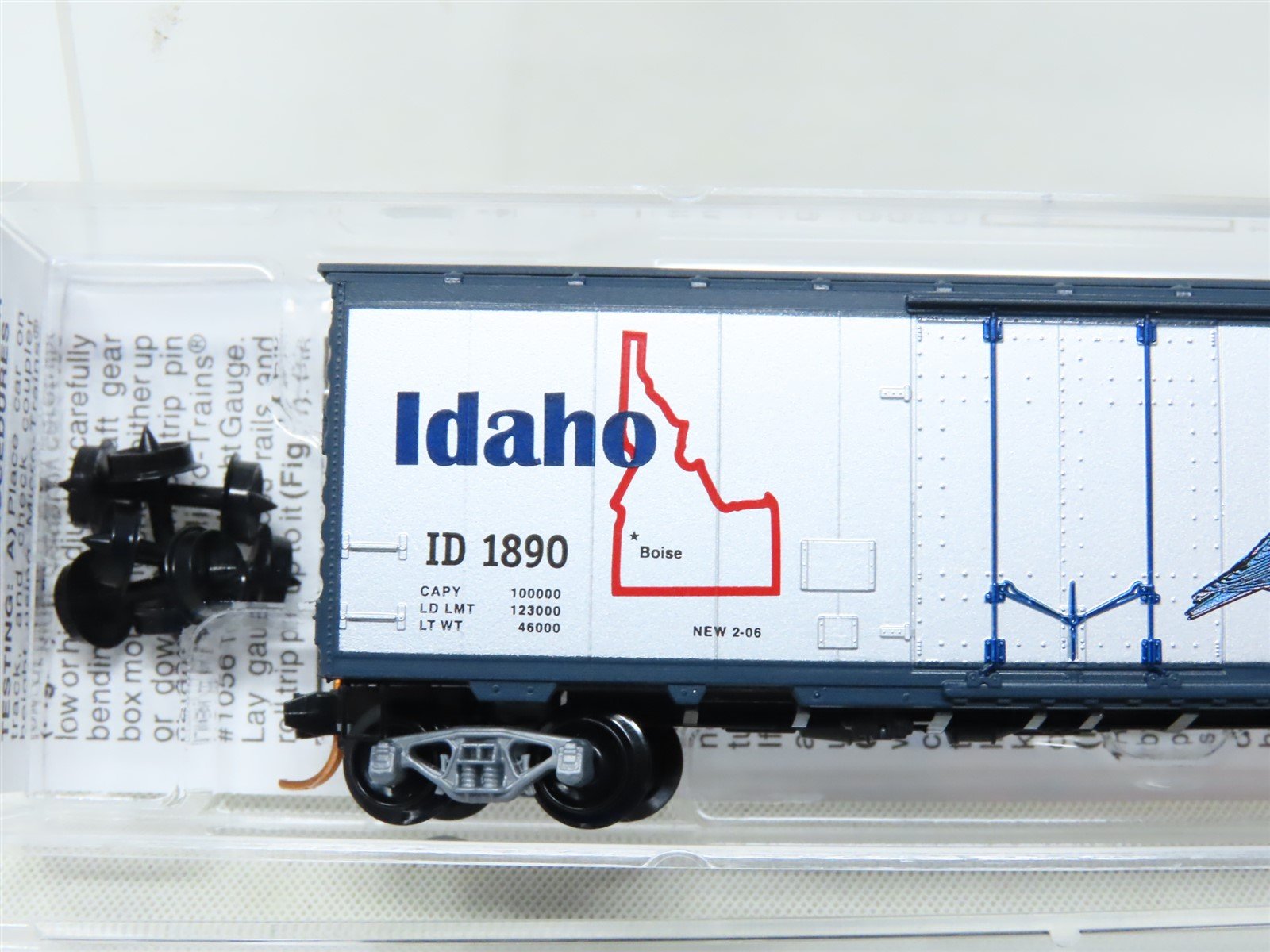 N Scale Micro-Trains MTL 02100398 ID Idaho State 40' Plug Door Box Car #1890