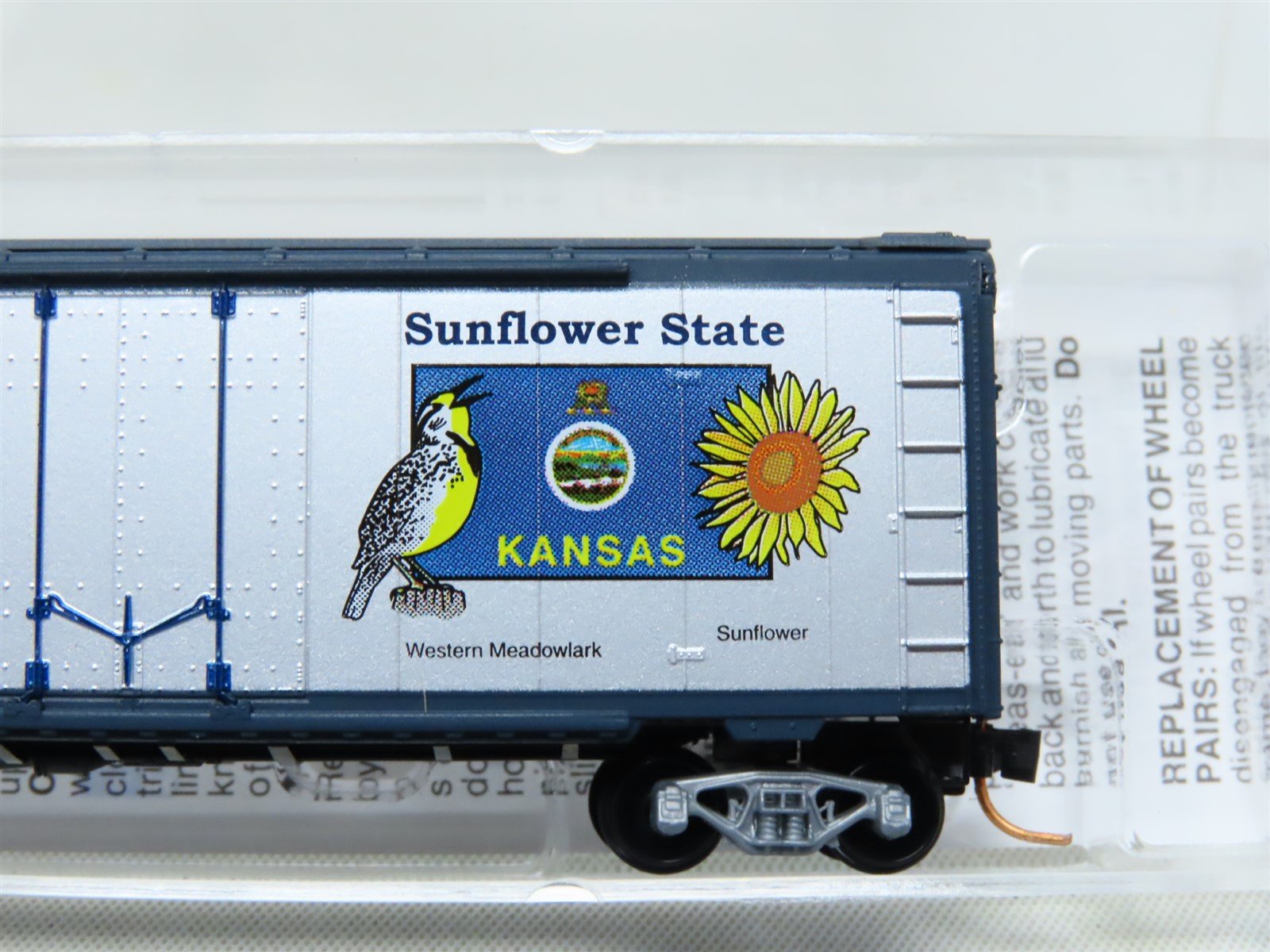 N Scale Micro-Trains MTL 02100396 KS Kansas State 40' Plug Door Box Car #1861