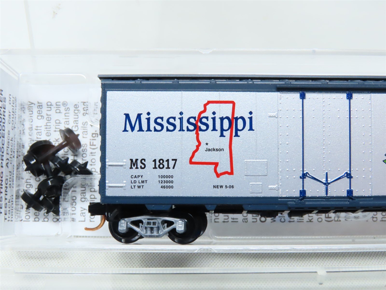 N Micro-Trains MTL 02100401 MS Mississippi State 40' Plug Door Box Car #1817