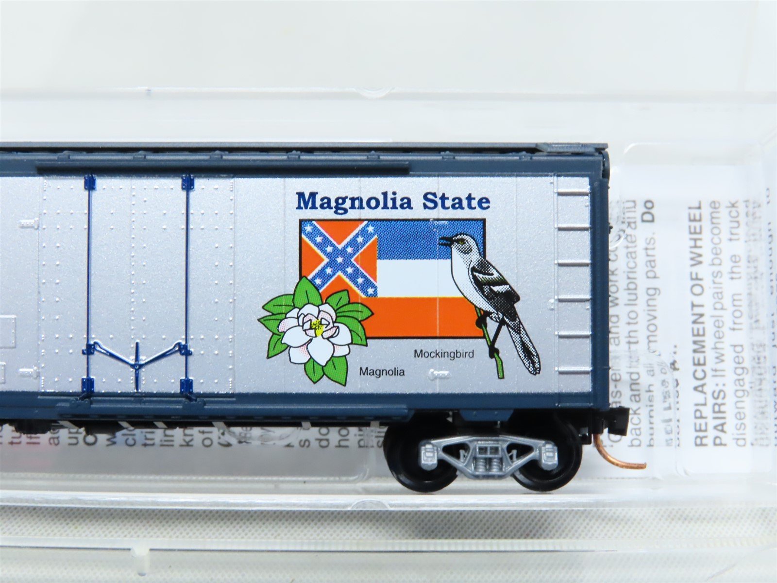 N Micro-Trains MTL 02100401 MS Mississippi State 40' Plug Door Box Car #1817