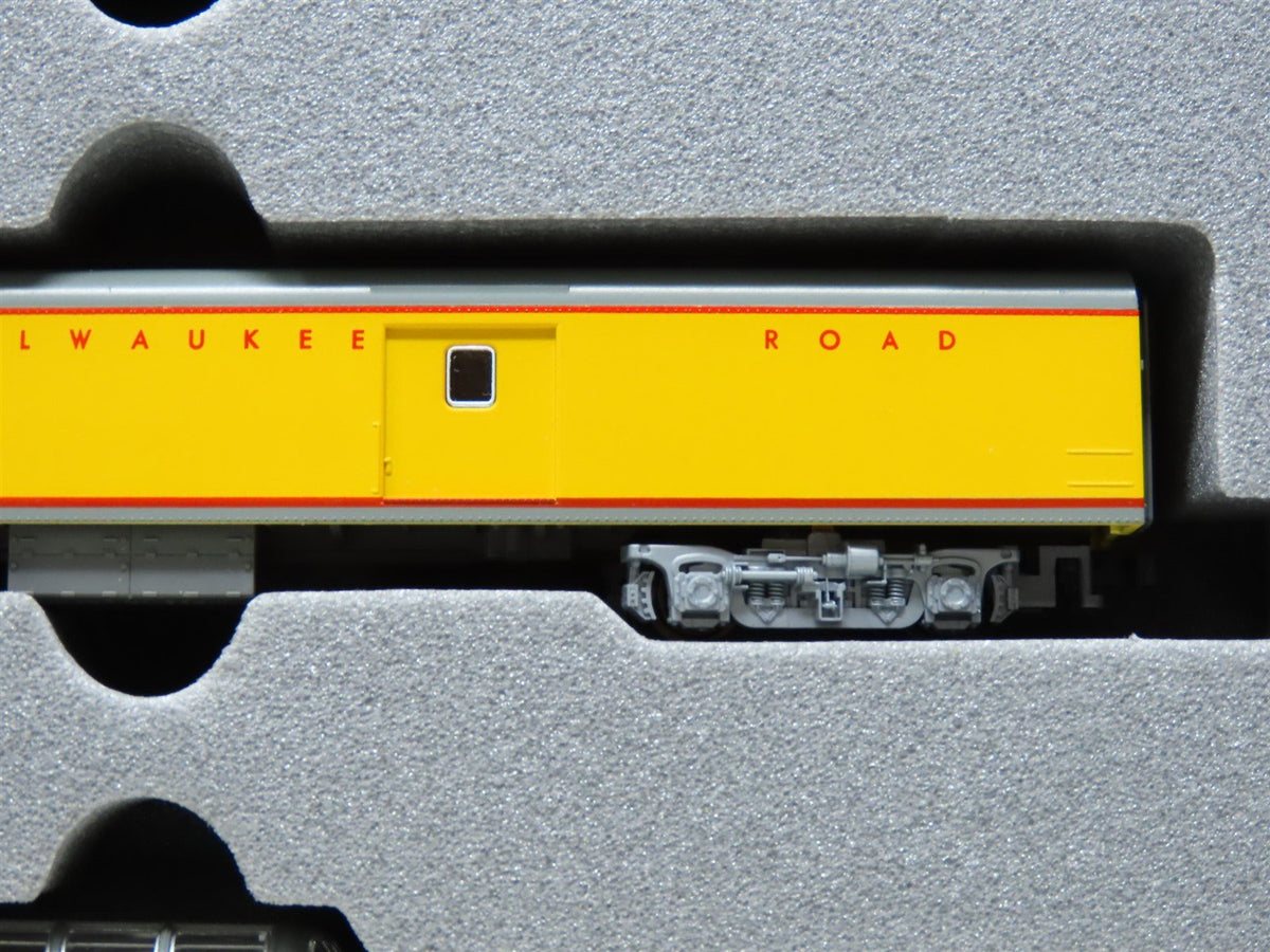 N Kato #106-022 MILW Milwaukee Road/Streamliner Smoothside 4-Car Passenger Set