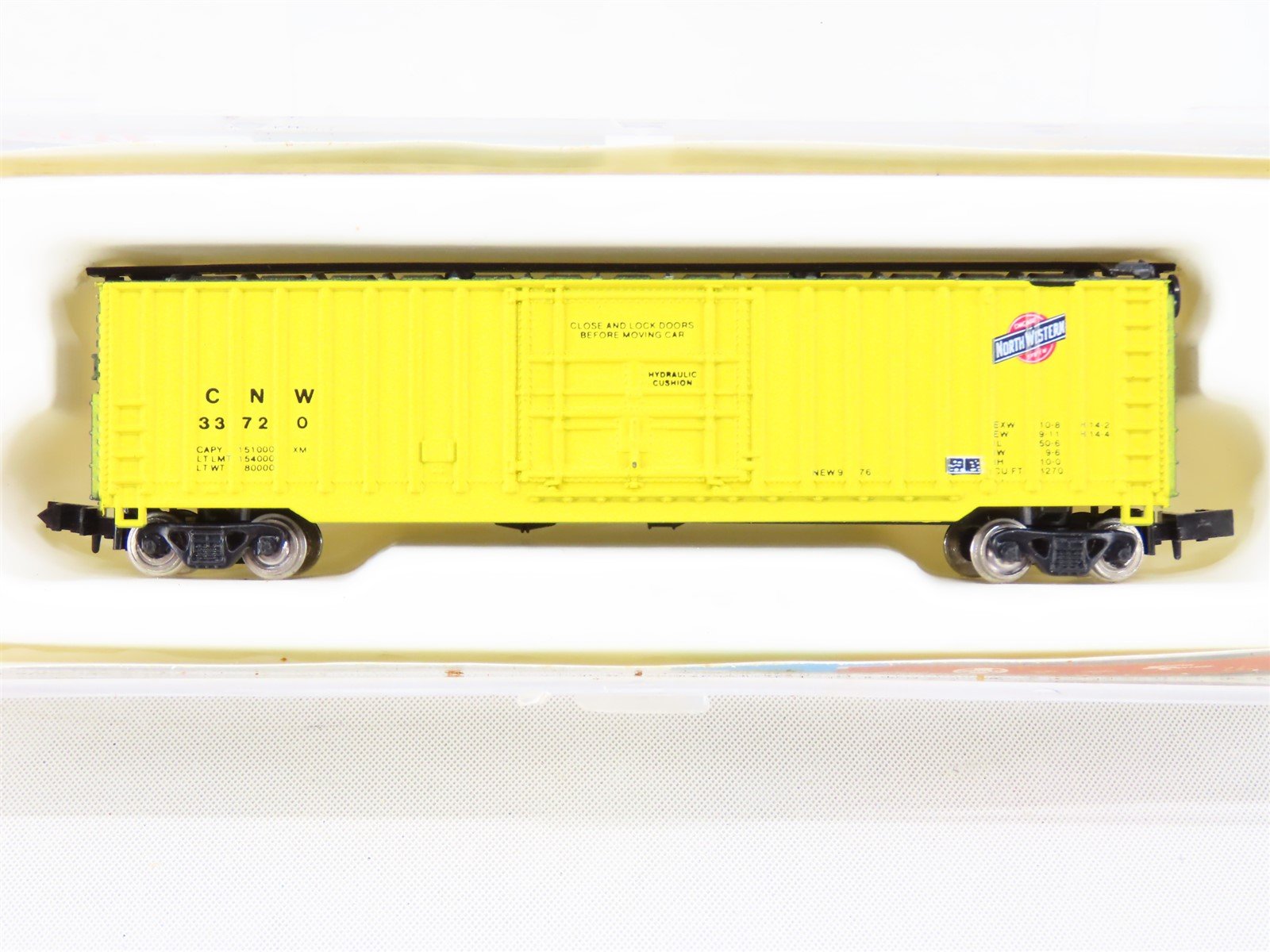 N Con-Cor #001-147101 CNW Chicago & North Western 50' Rib Side Box Car #33720