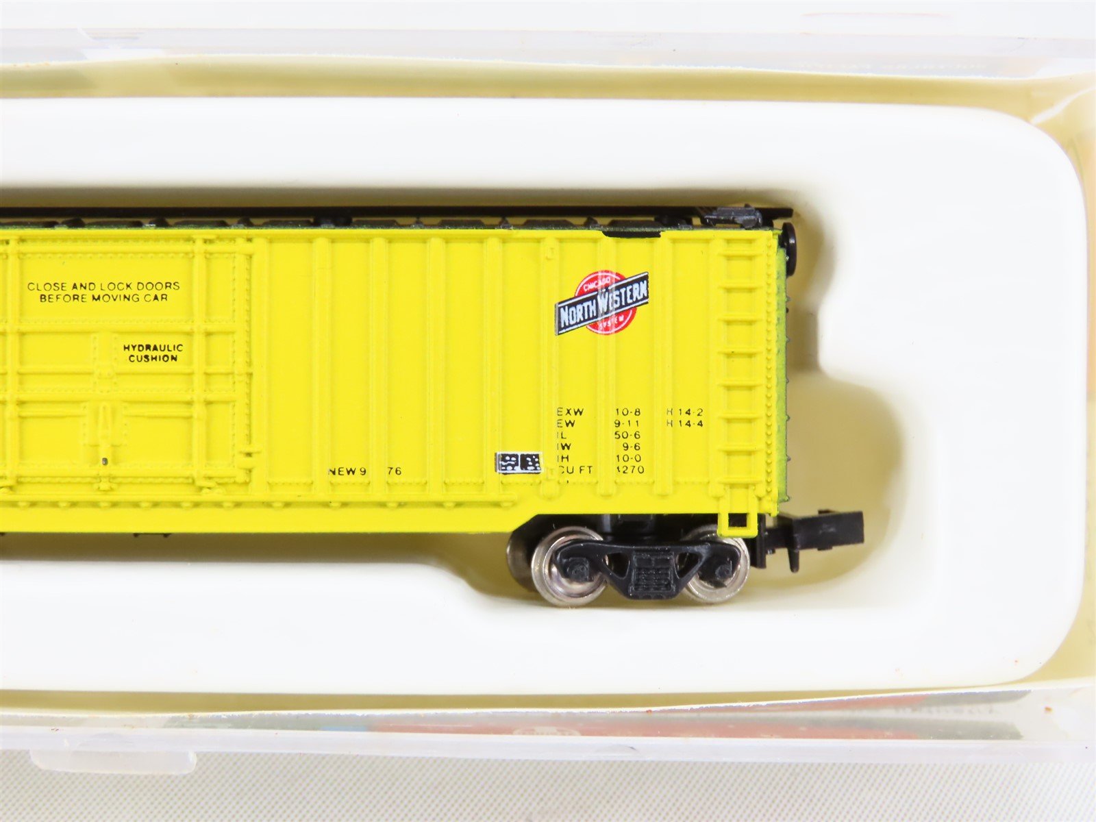N Con-Cor #001-147101 CNW Chicago & North Western 50' Rib Side Box Car #33720