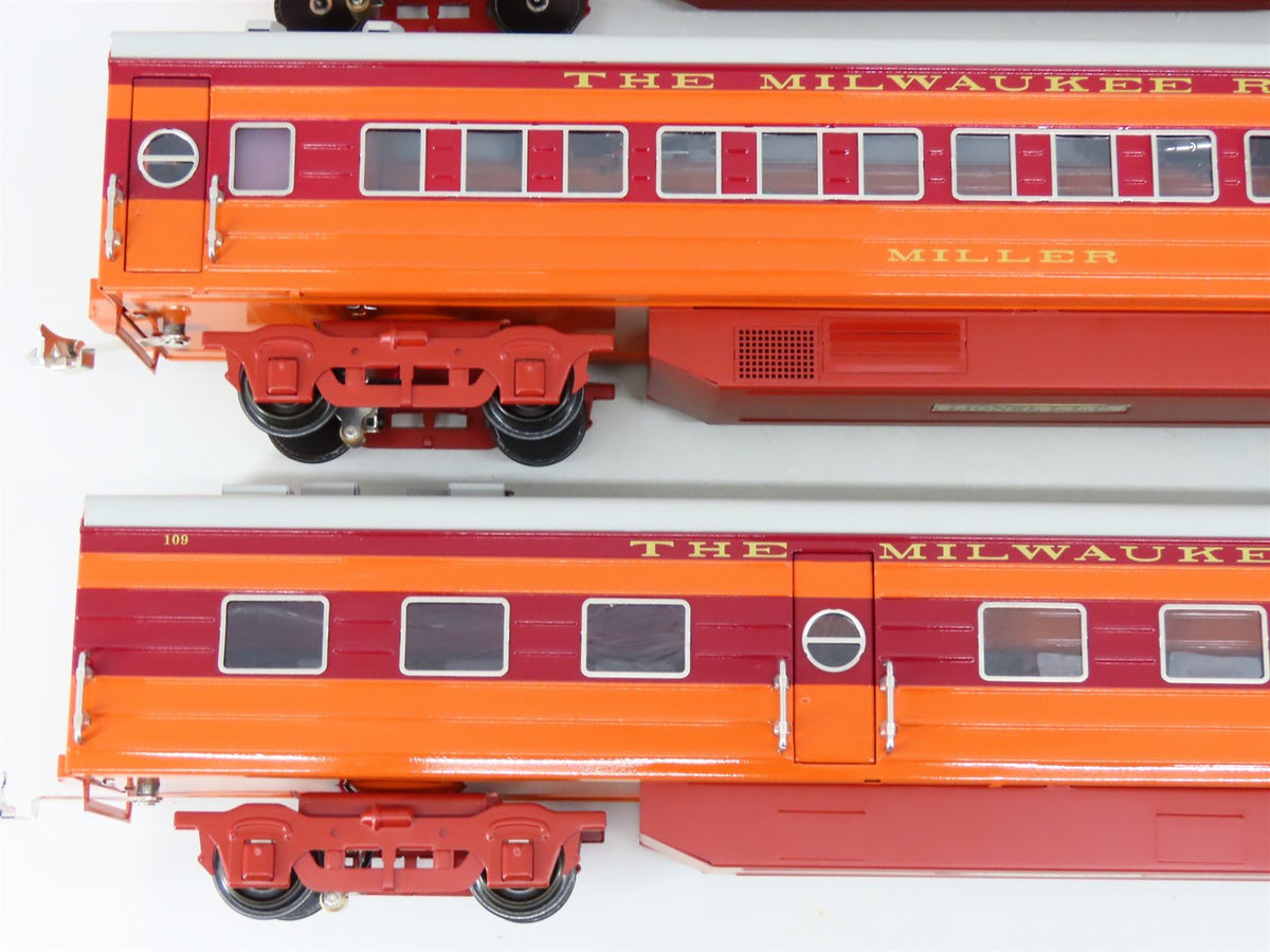 Standard Gauge Lionel 6-13004 MILW &quot;Hiawatha&quot; 4-6-4 Steam Passenger Train Set