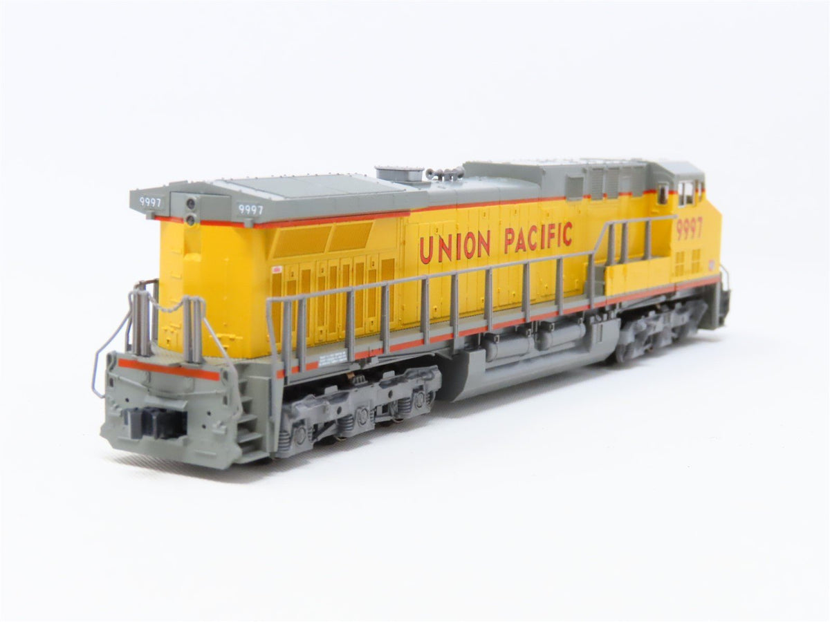 N Scale KATO 176-7033 UP Union Pacific AC4400CW Diesel Locomotive #9997