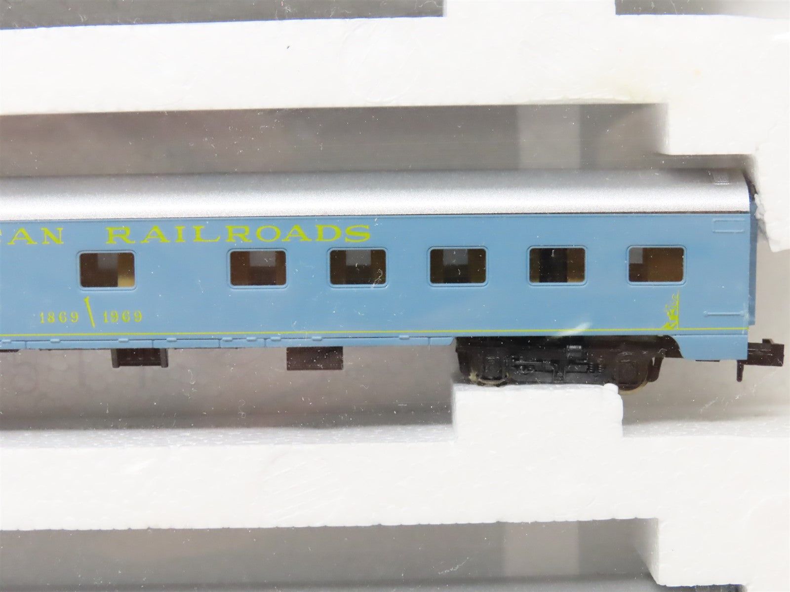 N Scale Rivarossi 0581 American Railroads 3-Car Passenger Set