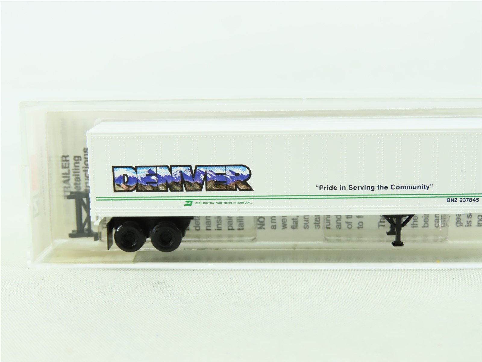 N Scale Micro-Trains MTL 67140 BNZ BN Intermodal Denver 45' Trailer #237845