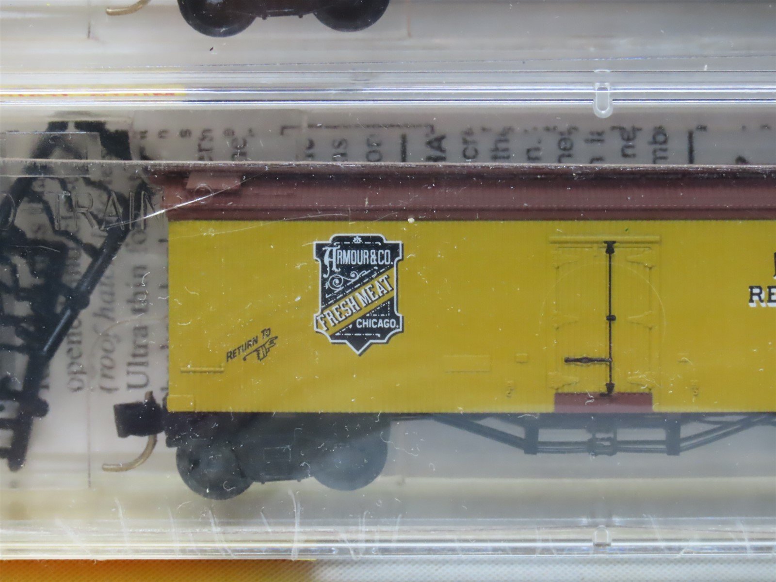 N Scale Micro-Trains MTL 58072 Meat Packers of Chicago 36' Reefer 3-Pack SEALED