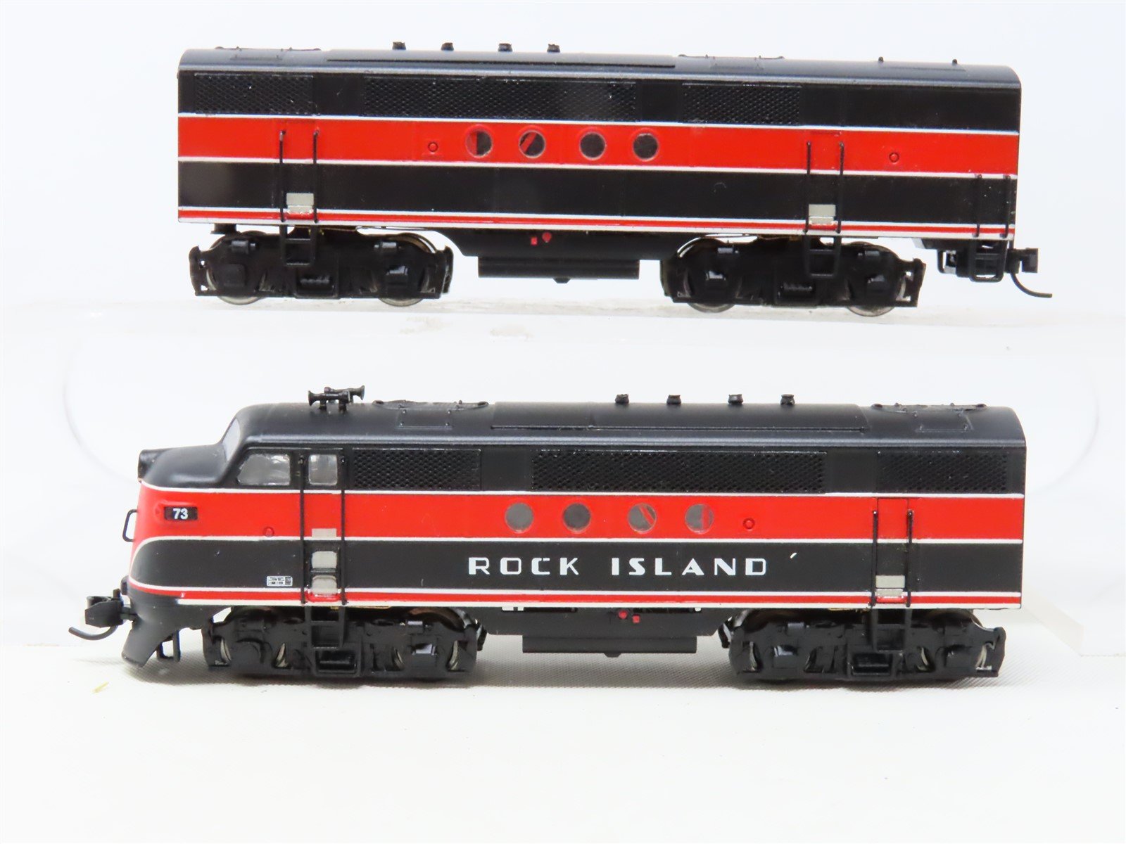 N Scale Intermountain RI Rock Island FT A/B Diesel Locomotive Set