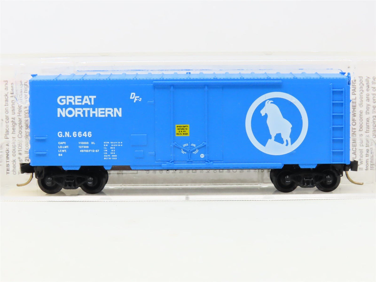N Scale Micro-Trains MTL 74030 GN Big Sky Blue 40&#39; Plug Door Box Car #6646