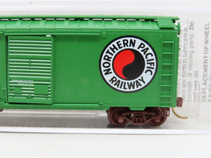 N Micro-Trains MTL 22090 NP Northern Pacific 40' Combination Door Box Car #8133