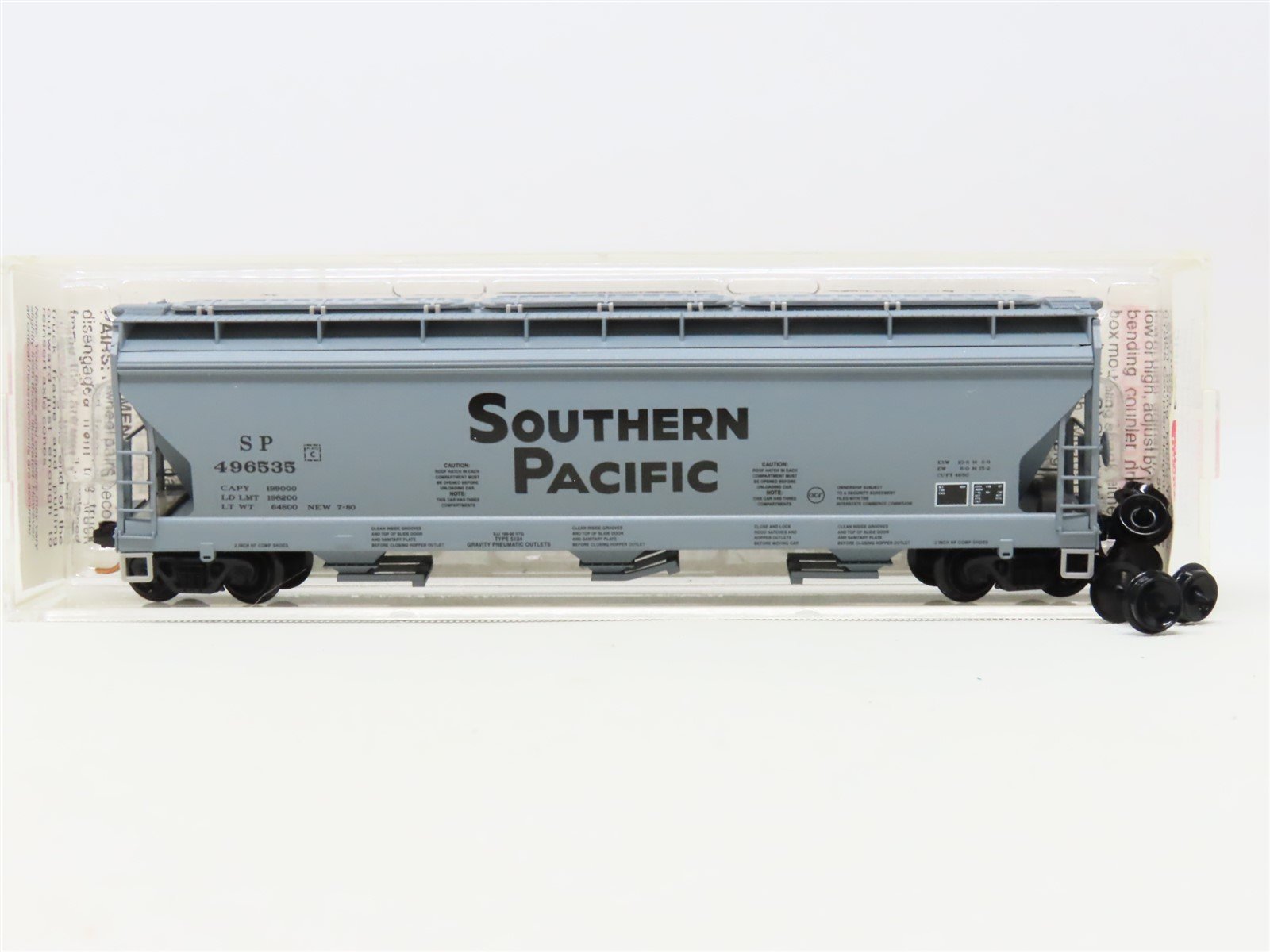 N Micro-Trains MTL 94040 SP Southern Pacific 3-Bay Centerflow Hopper #496535