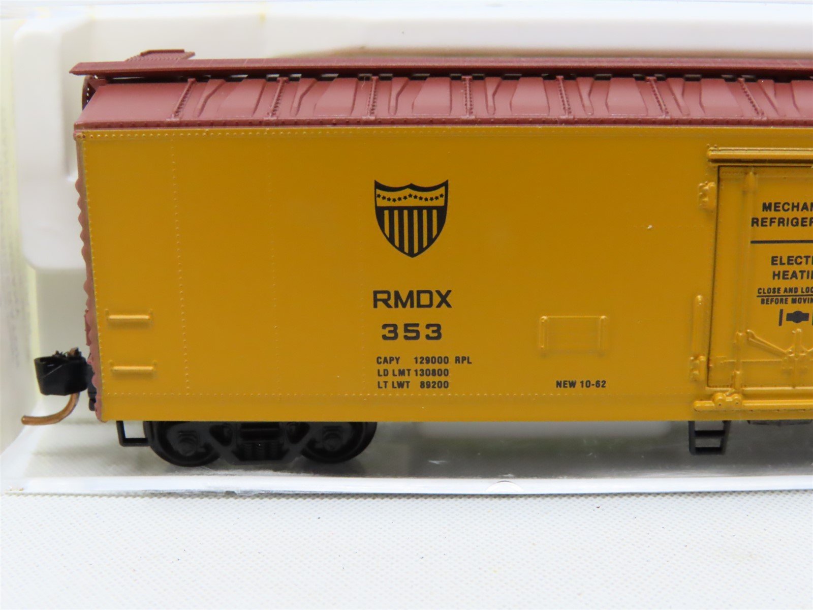 N Micro-Trains MTL 69050 American Refrigerator Transit Company 51' Reefer #353