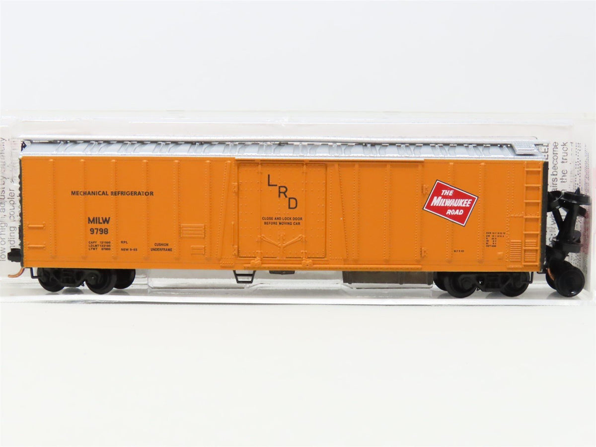 N Scale Micro-Trains MTL 70040 MILW Milwaukee Road 51&#39; Mechanical Reefer #9798