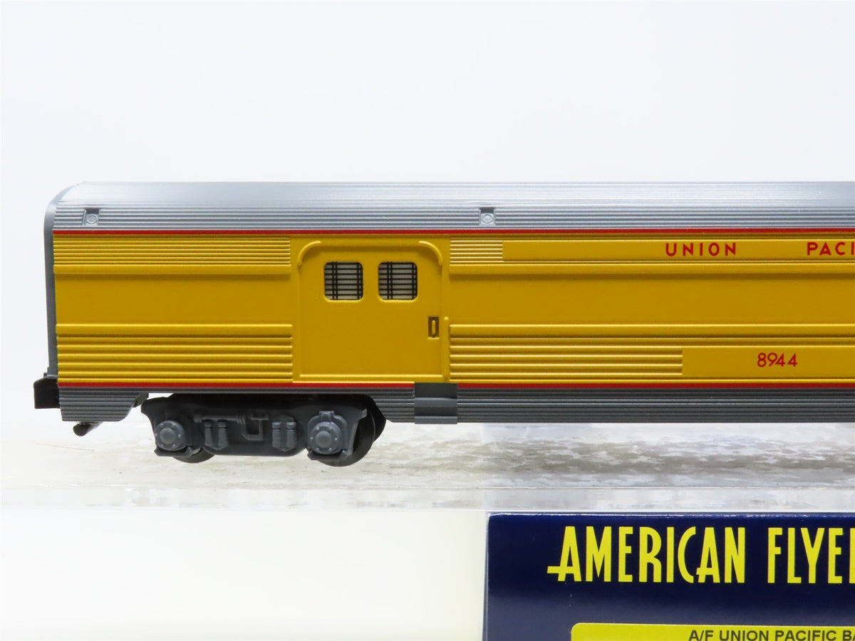 S Scale Lionel American Flyer 6-49927 UP Union Pacific Baggage Passenger #8944