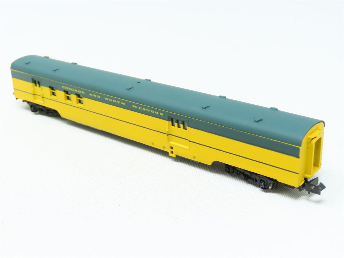 N Scale Con-Cor 0001-04021T CNW Chicago Northwestern Baggage Passenger Car