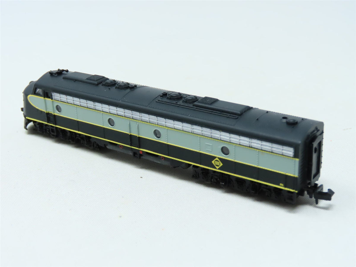 N Scale Life-Like 7186 Erie Railway E8A Diesel Locomotive #824