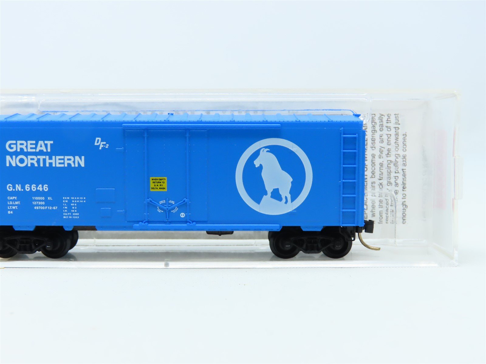 N Scale Micro-Trains MTL #74030 GN Big Sky Blue 40' Plug Door Box Car #6646