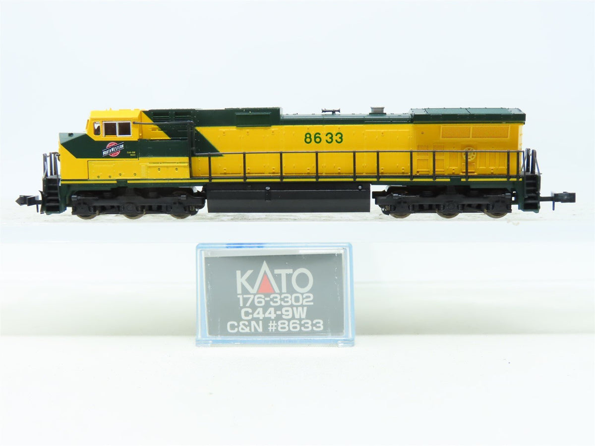 N Scale Kato 176-3302 CNW Chicago Northwestern C44-9W Diesel Locomotive #8633