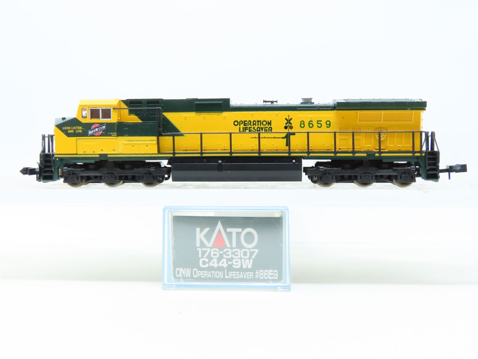 N Scale Kato 176-3307 CNW Chicago Northwestern C44-9W Diesel Locomotive #8659