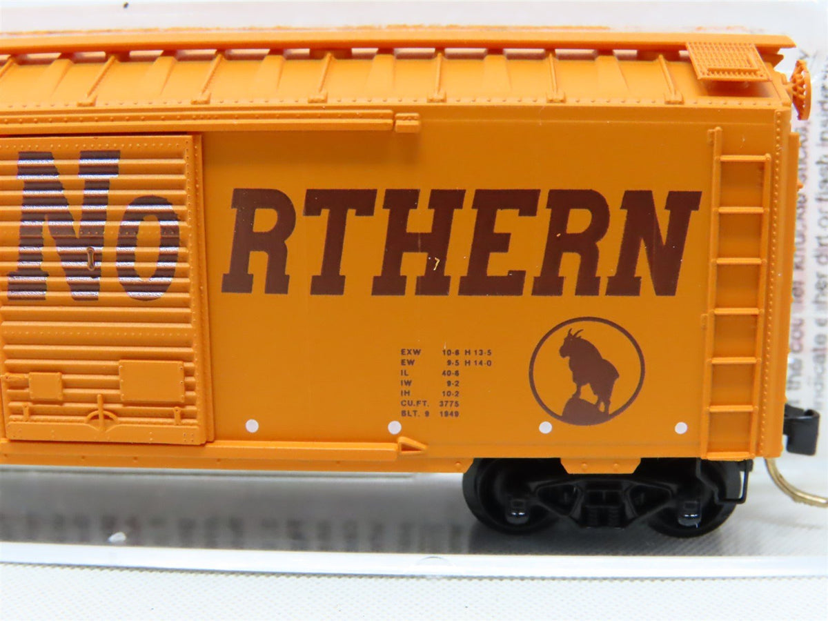 N Micro-Trains MTL 20166 GN Great Northern &quot;Circus Train&quot; 40&#39; Box Car #19038