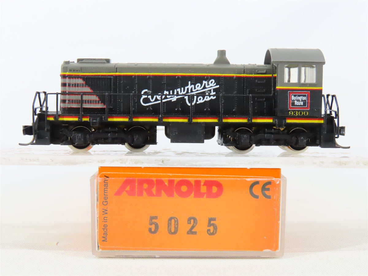 N Scale Arnold 5025 CB&amp;Q Burlington Route ALCO S-2 Diesel Switcher #9300