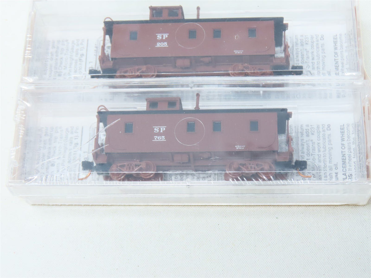 N Scale Micro-Trains MTL NSC 05-14 SP Southern Pacific 34&#39; Caboose 2-Pack SEALED