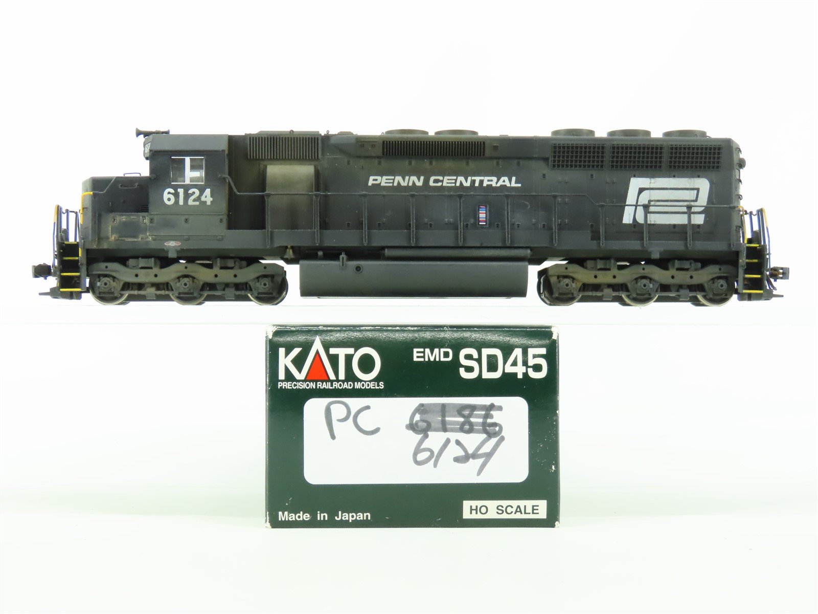 HO Scale Kato 37-1700 PC Penn Central EMD SD45 Diesel #6124 w/DCC - Custom