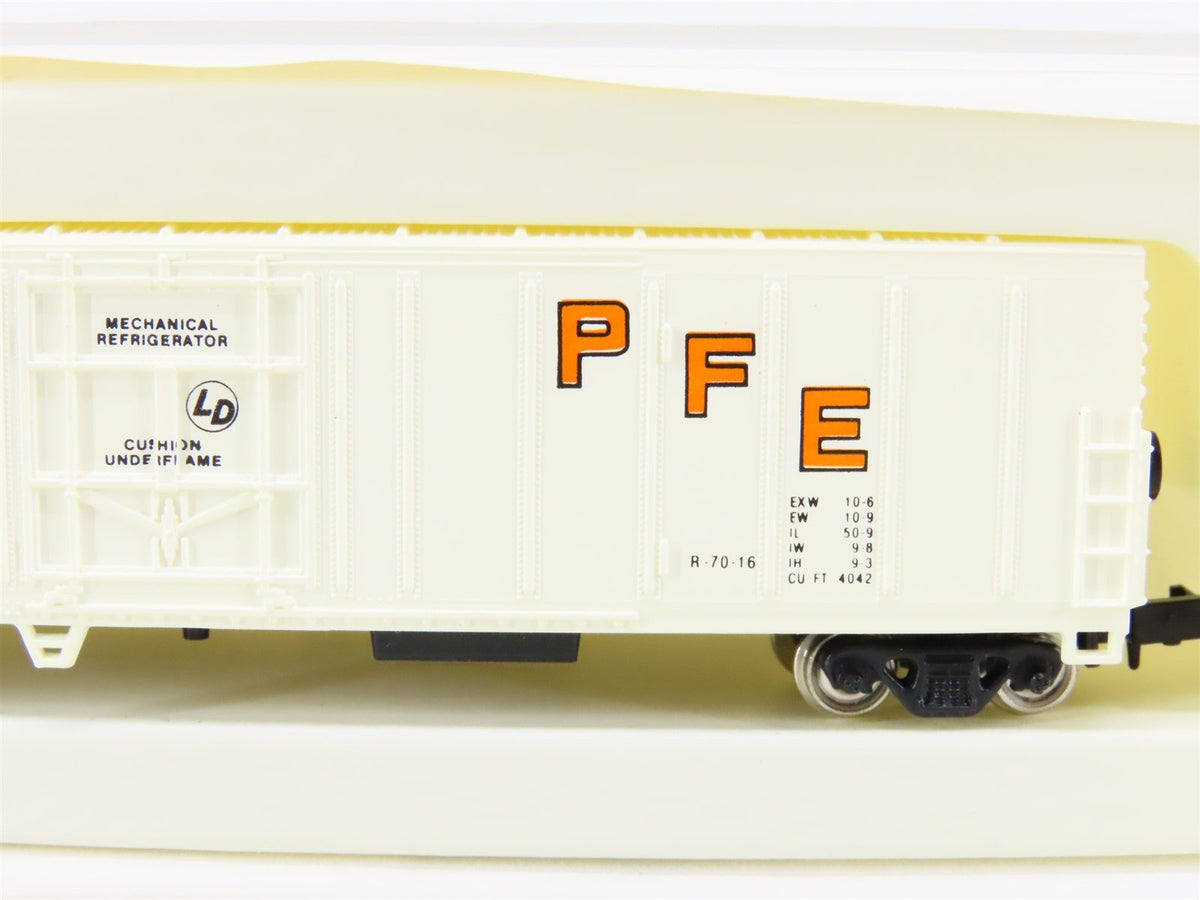 N Con-Cor #001-148204-6 SPFE PFE Pacific Fruit Express 57&#39; Mech. Reefer #454493