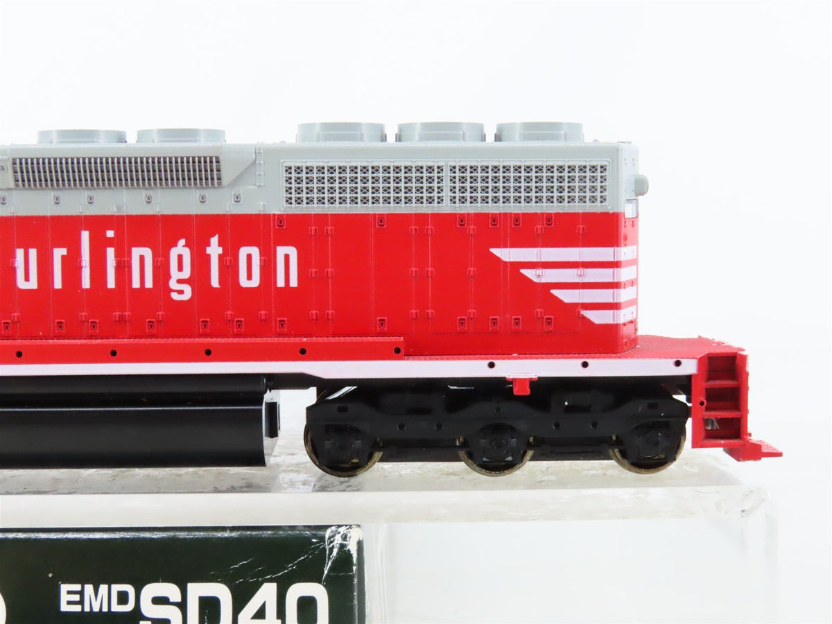 HO Scale KATO 37-01N CB&amp;Q Burlington Route EMD SD40 Diesel Locomotive #882