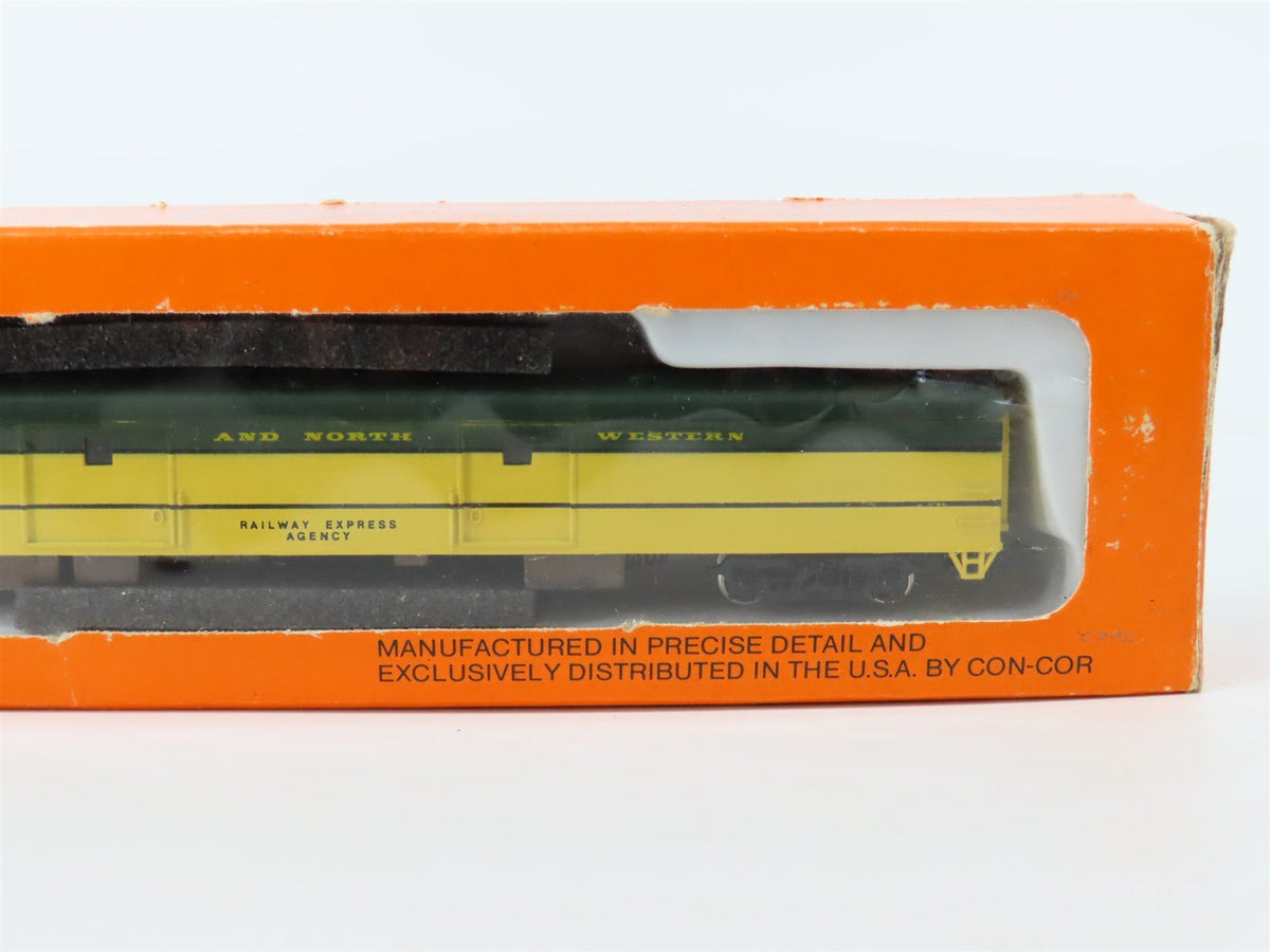 N Scale Con-Cor 0001-04081T CNW Chicago North Western Baggage Passenger Car