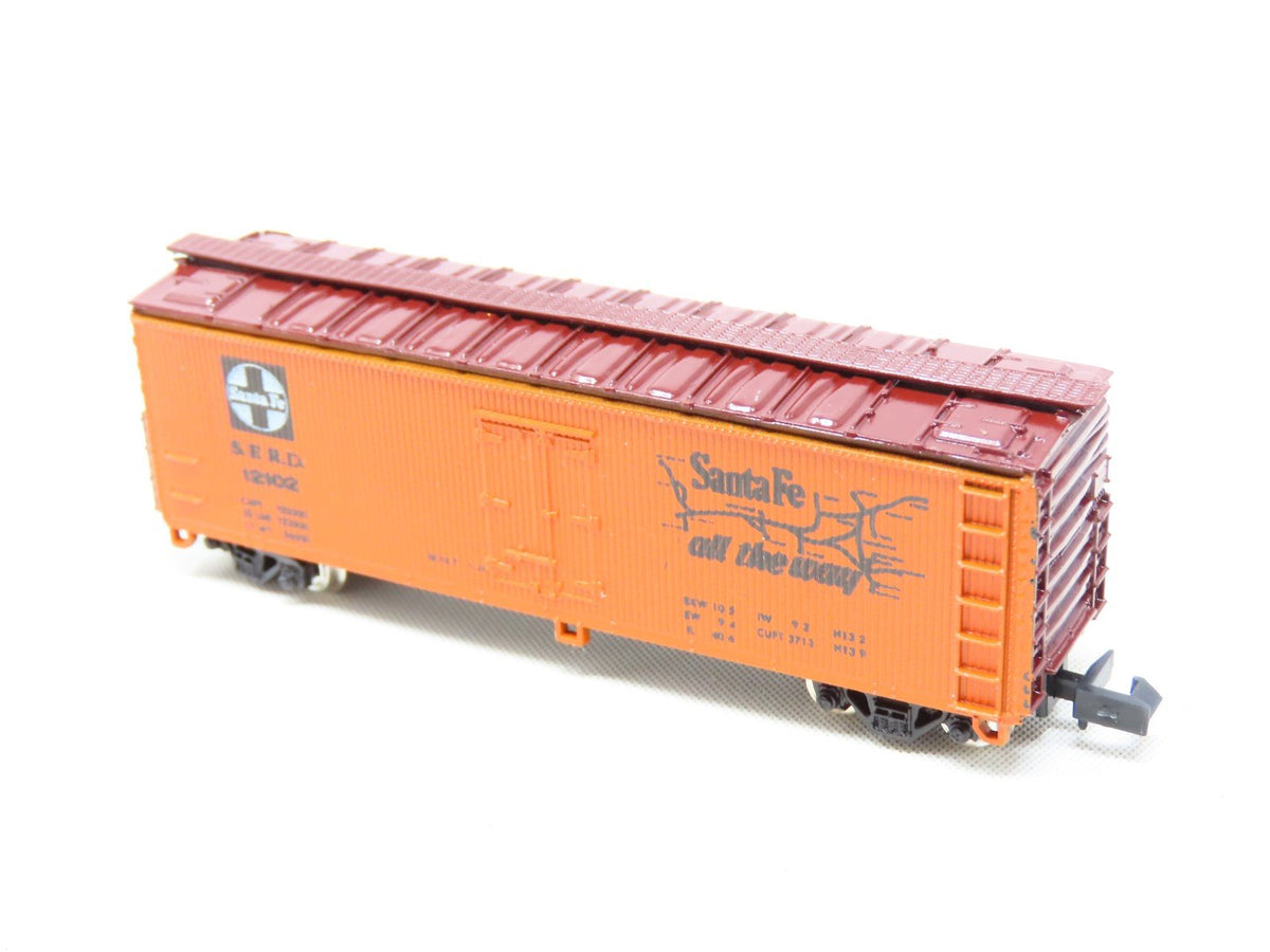 N Scale Con-Cor 1352E SFRD Santa Fe &quot;Super Chief&quot; 40&#39; Wood Reefer #12102