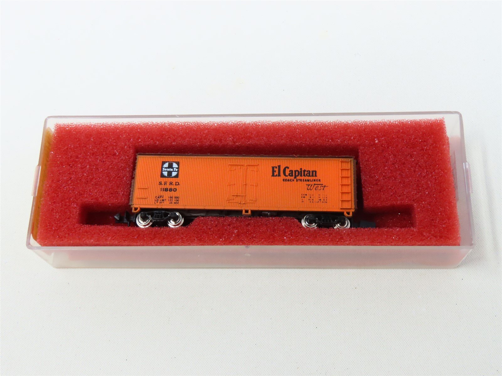 N Scale Con-Cor 0001-01352A ATSF Santa Fe 'El Capitan' 40' Wood Reefer #11880