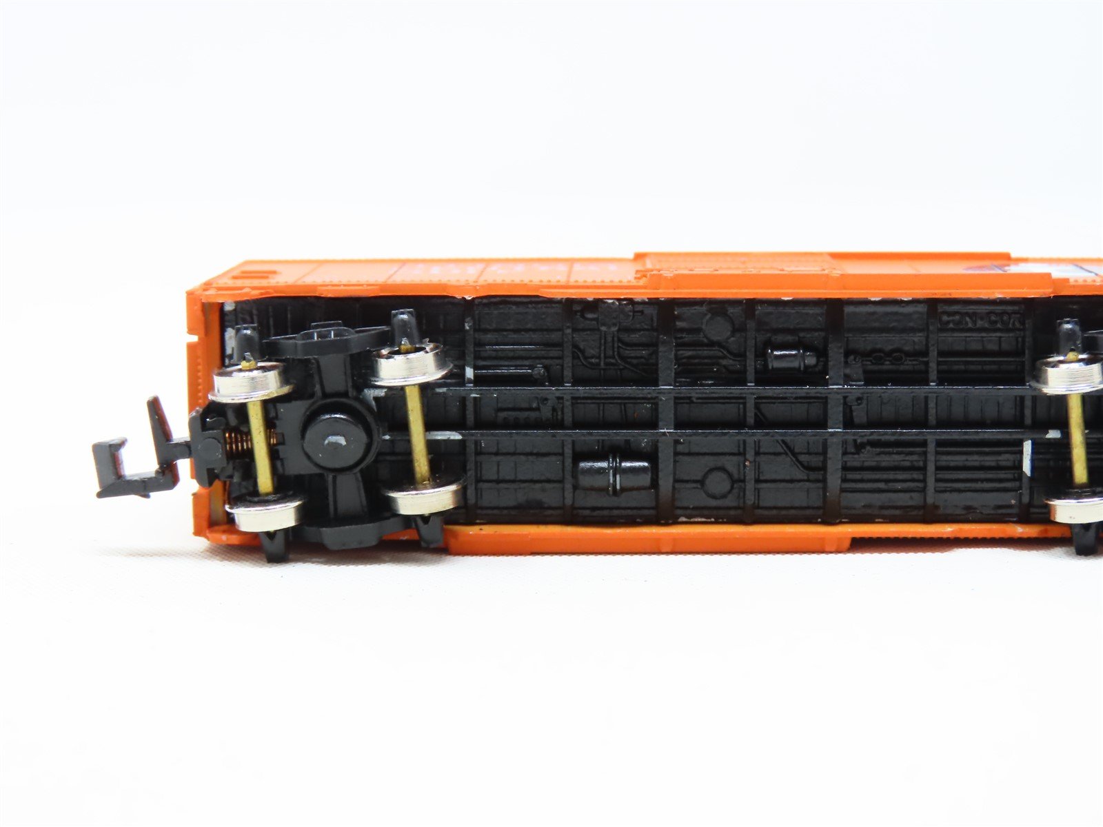 N Scale Con-Cor 0001-01004R ICG Illinois Central Gulf 40' Steel Boxcar #9949