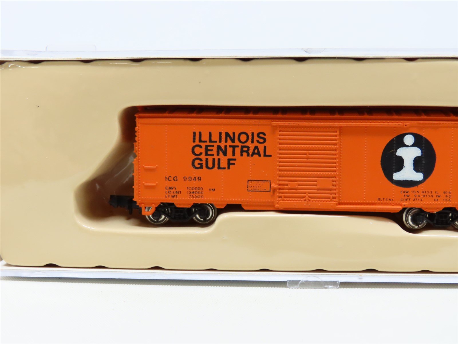 N Scale Con-Cor 0001-01004R ICG Illinois Central Gulf 40' Steel Boxcar #9949