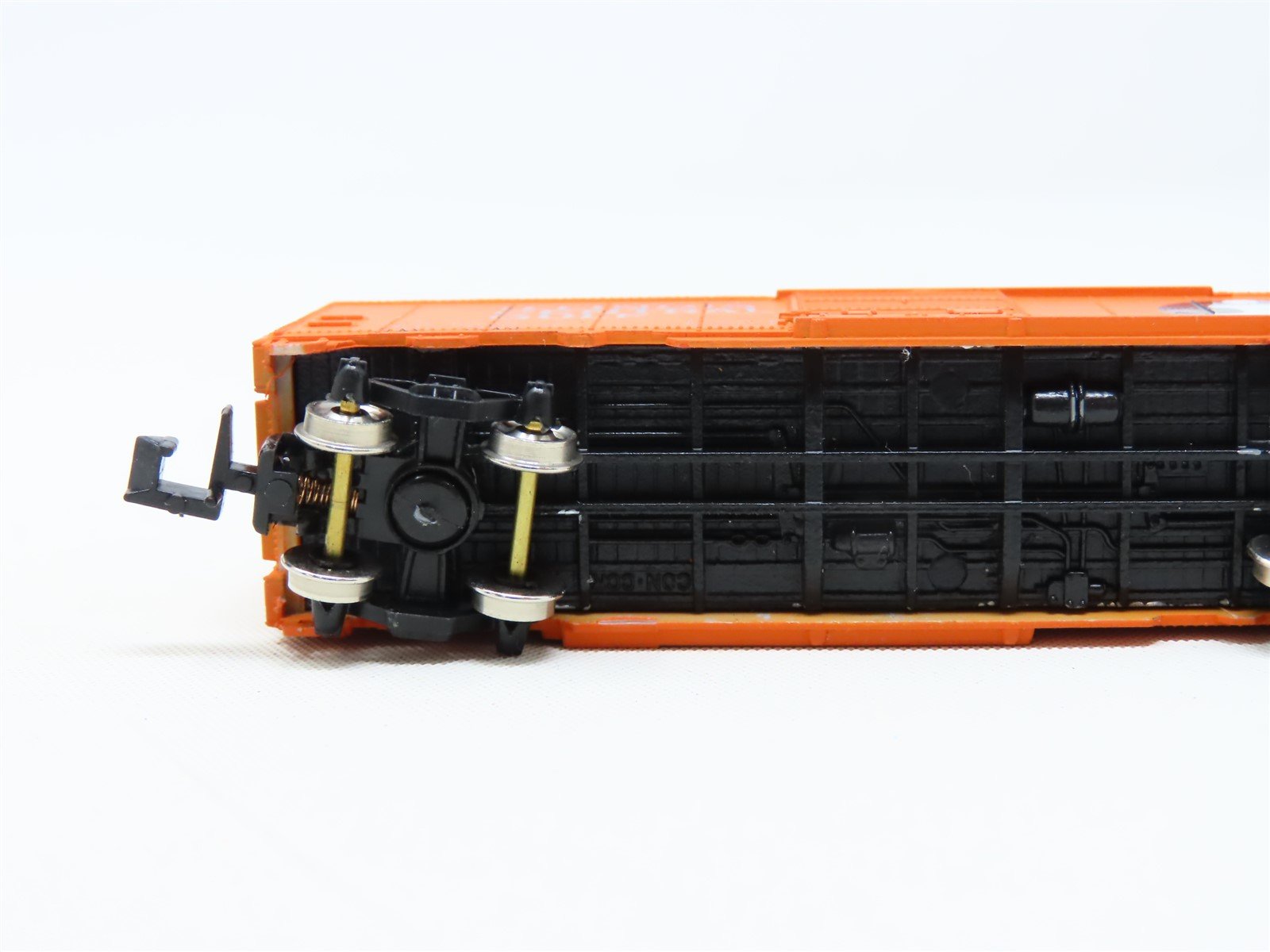 N Scale Con-Cor 0001-01004R ICG Illinois Central Gulf 40' Steel Boxcar #9949